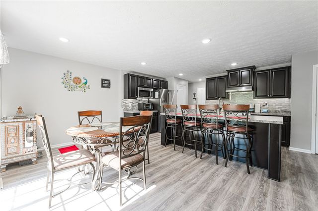 1015 Colonial Way, Dayton, OH 45424