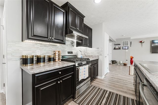 1015 Colonial Way, Dayton, OH 45424