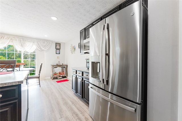 1015 Colonial Way, Dayton, OH 45424