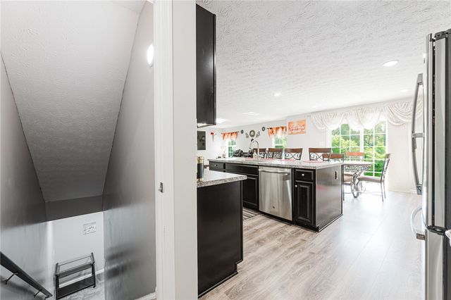 1015 Colonial Way, Dayton, OH 45424