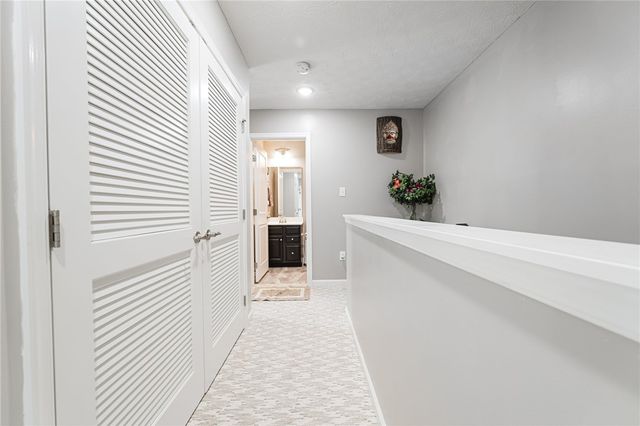 1015 Colonial Way, Dayton, OH 45424
