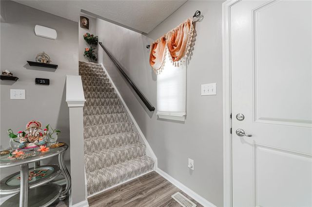 1015 Colonial Way, Dayton, OH 45424