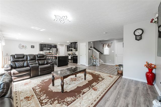 1015 Colonial Way, Dayton, OH 45424