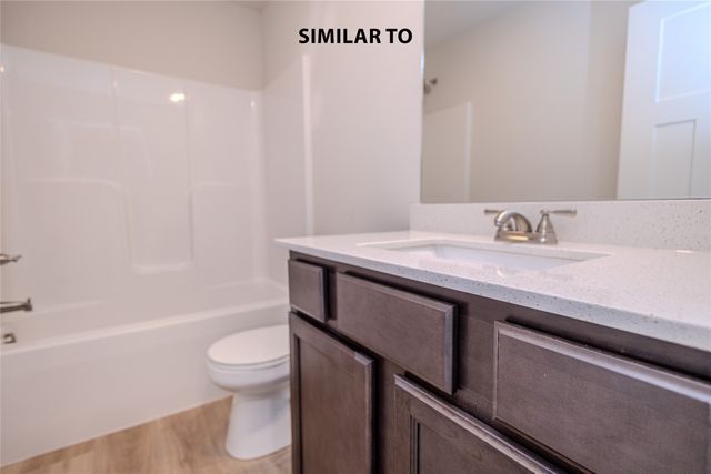 400 NE Chalet Street, Elkhart, IA 50073