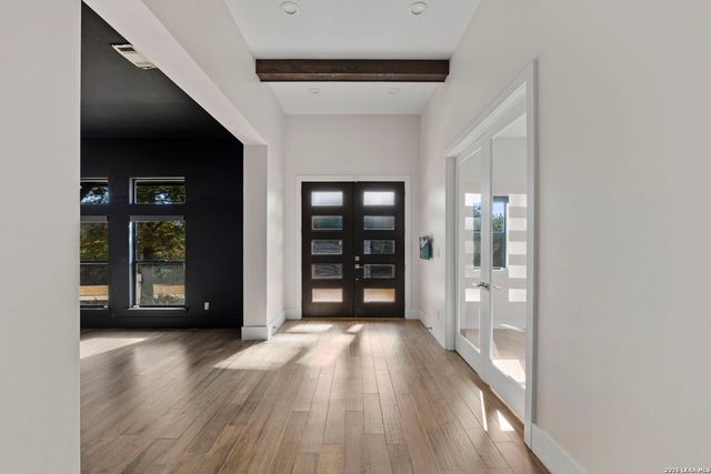 8941 BUCKSKIN DR, Boerne, TX 78006