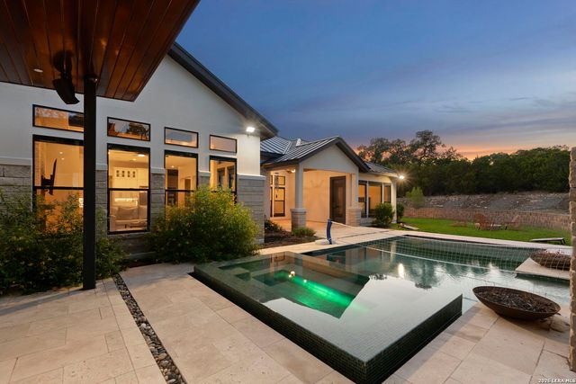 8941 BUCKSKIN DR, Boerne, TX 78006