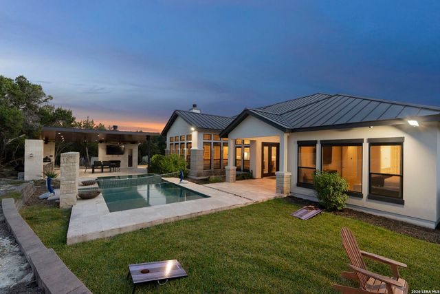 8941 BUCKSKIN DR, Boerne, TX 78006