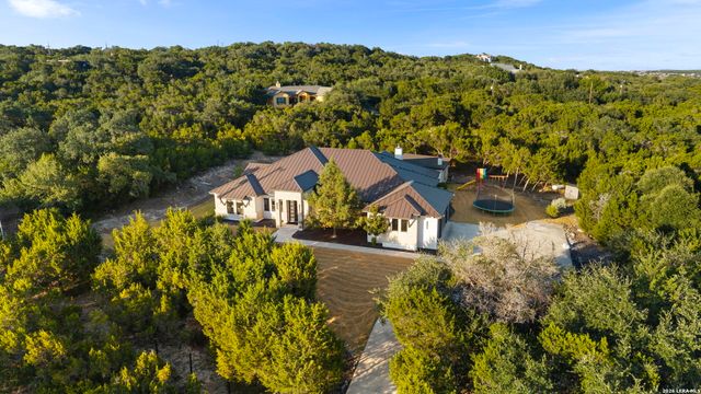 8941 BUCKSKIN DR, Boerne, TX 78006