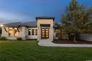 8941 BUCKSKIN DR, Boerne, TX 78006