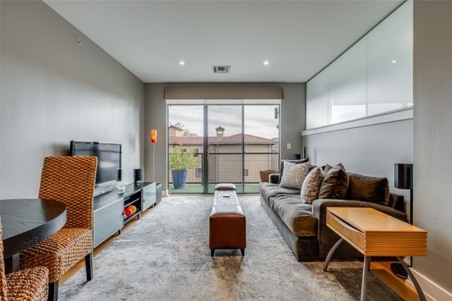 4333 Gilbert Avenue 321, Dallas, TX 75219
