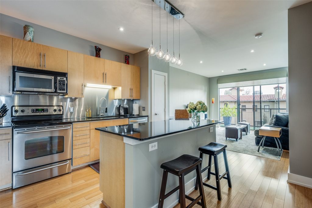 4333 Gilbert Avenue 321, Dallas, TX 75219