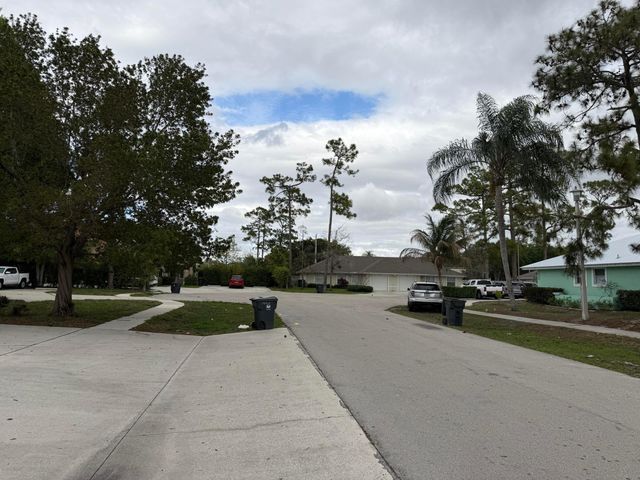 14007 Veronica Court, Wellington, FL 33414