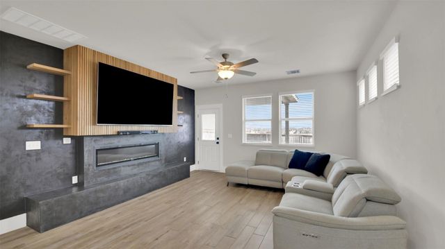 964 Pepperbark LOOP, Buda, TX 78610