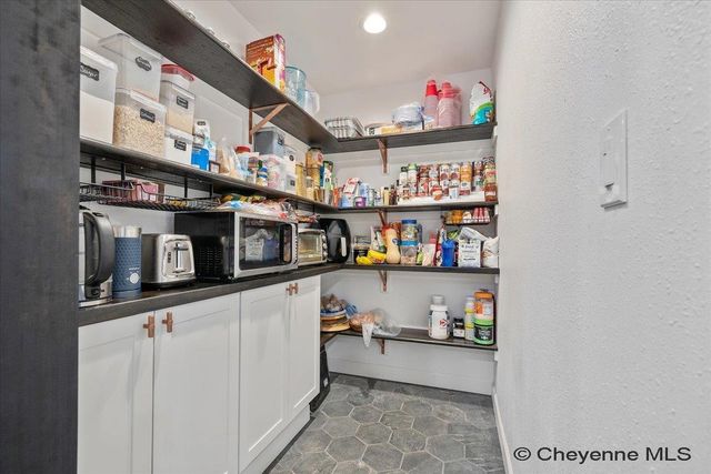 7413 WILLSHIRE BLVD, Cheyenne, WY 82009