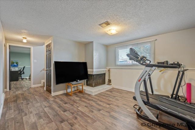 7413 WILLSHIRE BLVD, Cheyenne, WY 82009