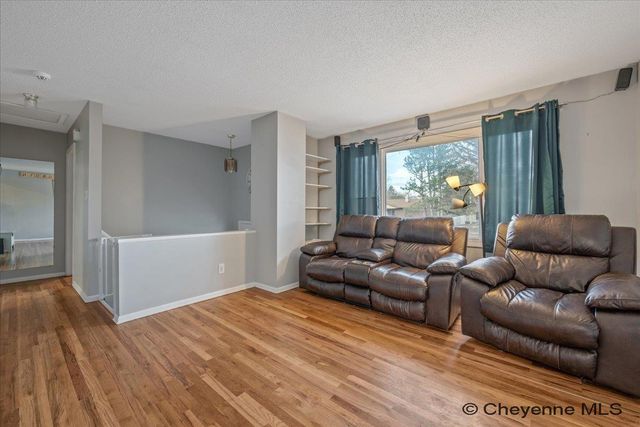 7413 WILLSHIRE BLVD, Cheyenne, WY 82009