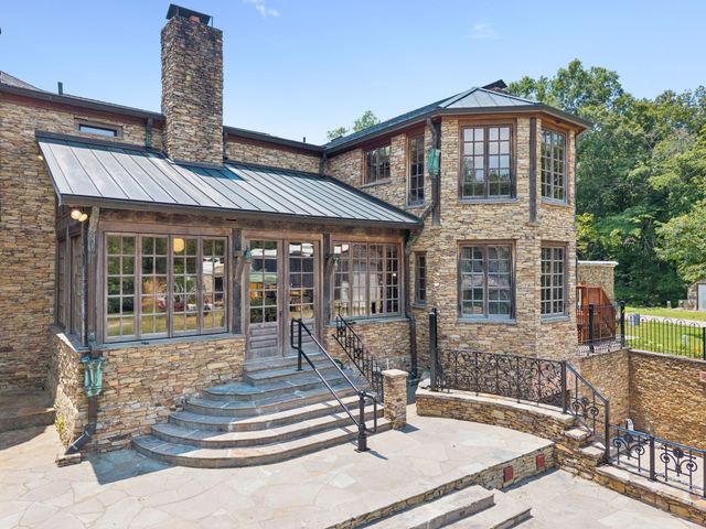 1374 Peter Pond Rd, Ashland City, TN 37015