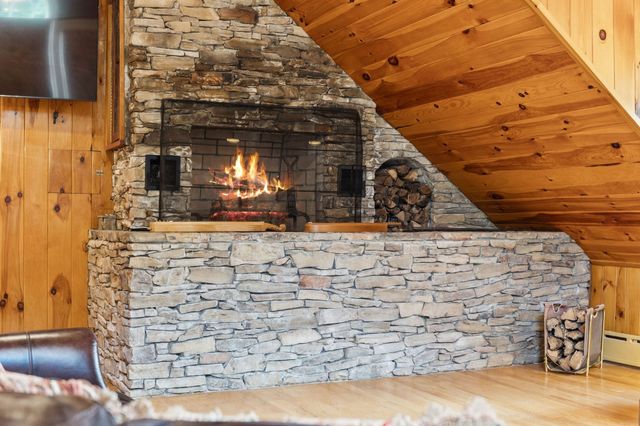 1374 Peter Pond Rd, Ashland City, TN 37015