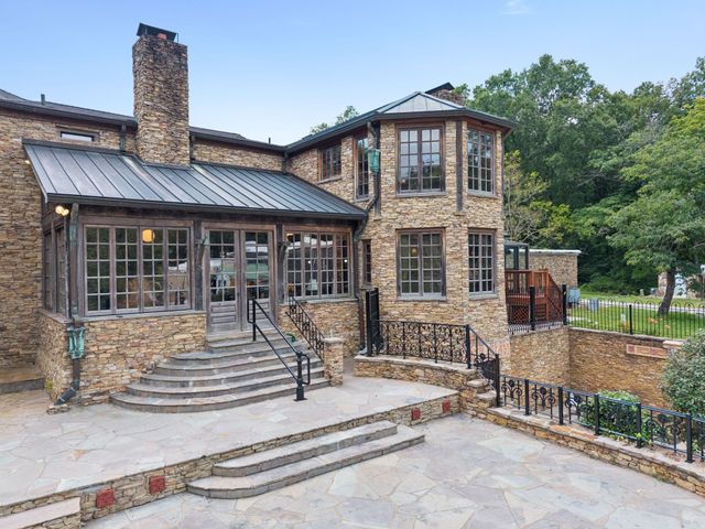1374 Peter Pond Rd, Ashland City, TN 37015