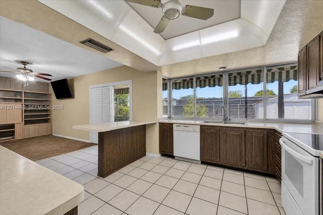 9261 SW 55th St, Cooper City, FL 33328