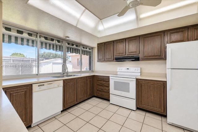 9261 SW 55th St, Cooper City, FL 33328