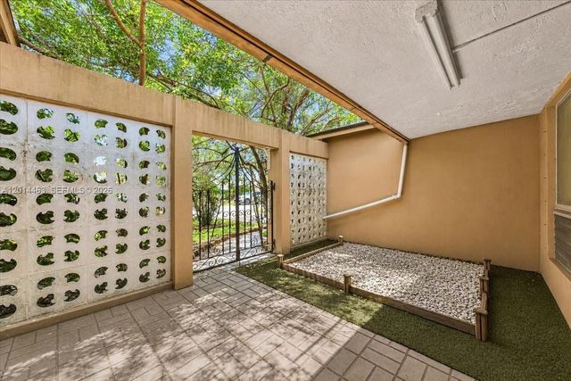 9261 SW 55th St, Cooper City, FL 33328