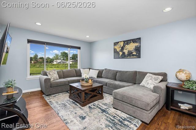 12235 Brougham Drive, Sterling Heights, MI 48312