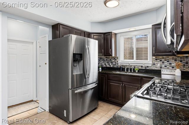 12235 Brougham Drive, Sterling Heights, MI 48312