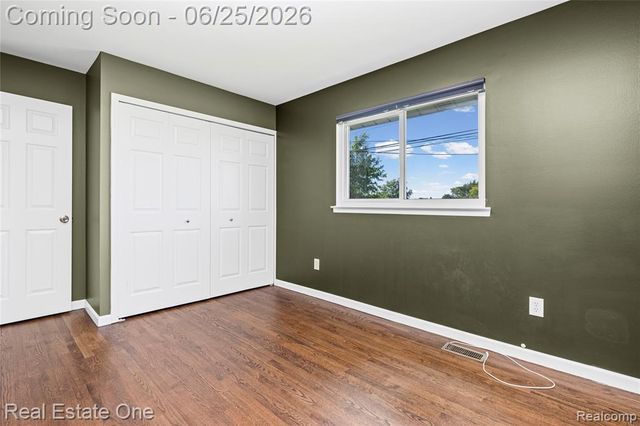12235 Brougham Drive, Sterling Heights, MI 48312