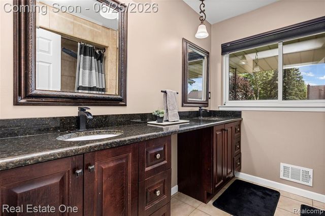 12235 Brougham Drive, Sterling Heights, MI 48312