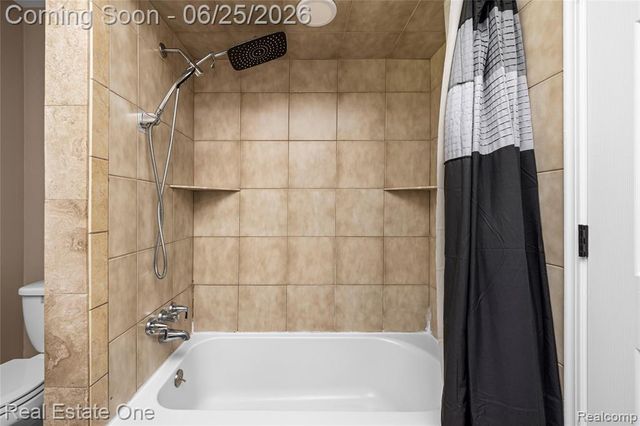 12235 Brougham Drive, Sterling Heights, MI 48312
