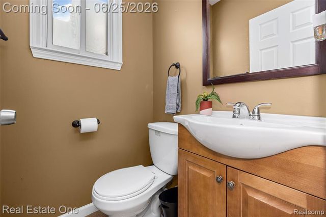 12235 Brougham Drive, Sterling Heights, MI 48312