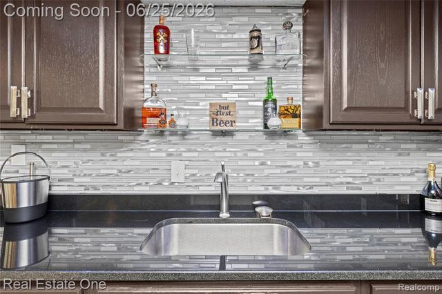 12235 Brougham Drive, Sterling Heights, MI 48312