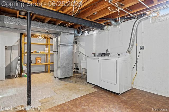 12235 Brougham Drive, Sterling Heights, MI 48312