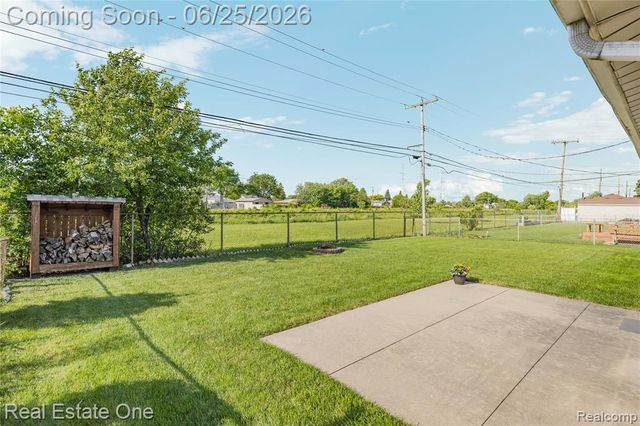 12235 Brougham Drive, Sterling Heights, MI 48312