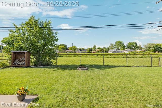 12235 Brougham Drive, Sterling Heights, MI 48312