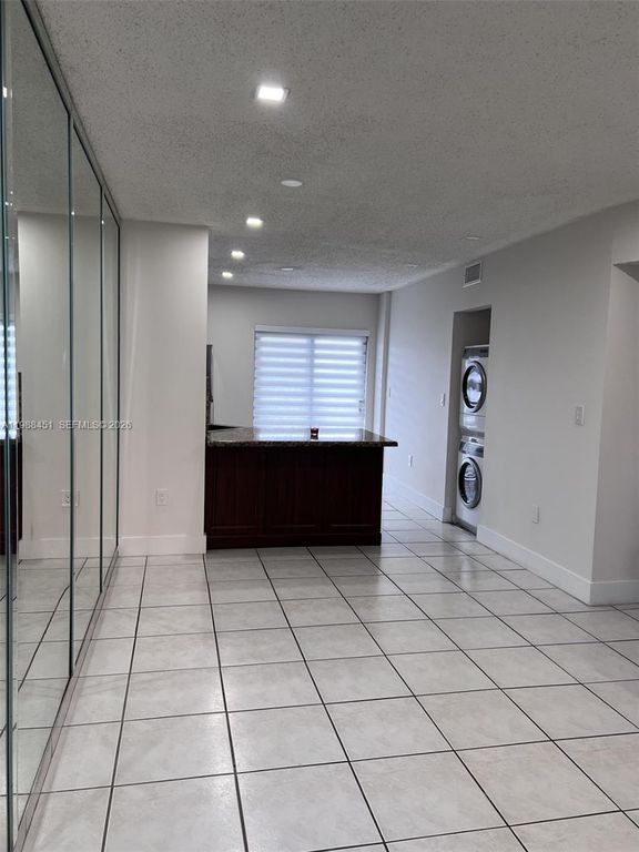 5480 W 21st Court 404, Hialeah, FL 33016