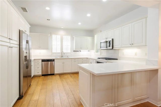 320 Bronze, Irvine, CA 92618