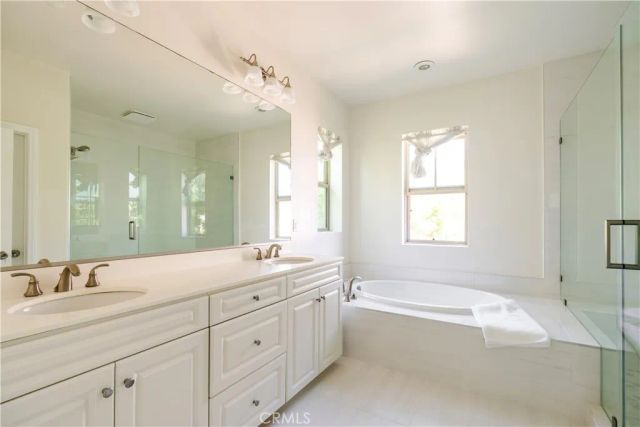 320 Bronze, Irvine, CA 92618