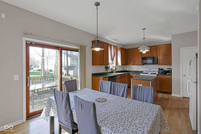 8859 Delaney Drive, Fishers, IN 46038