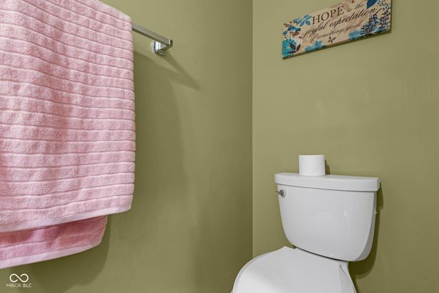 8859 Delaney Drive, Fishers, IN 46038