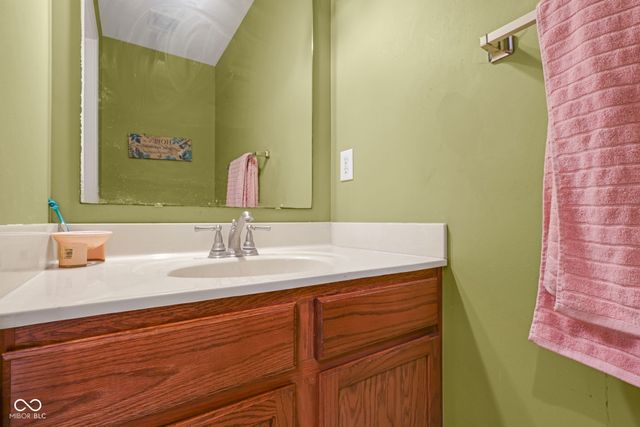 8859 Delaney Drive, Fishers, IN 46038