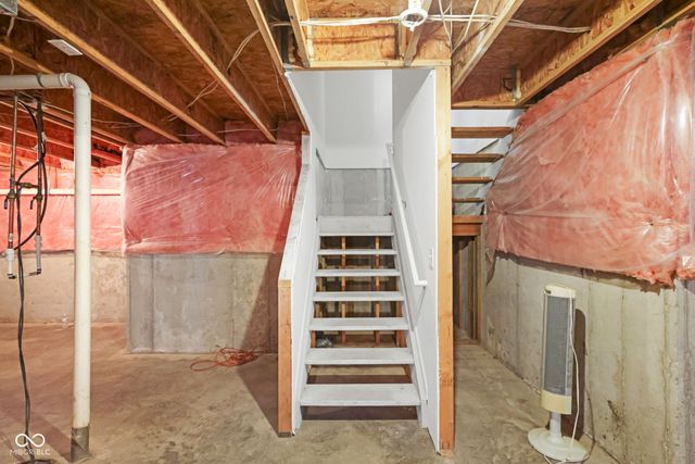 8859 Delaney Drive, Fishers, IN 46038