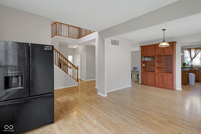 8859 Delaney Drive, Fishers, IN 46038