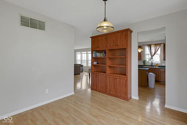 8859 Delaney Drive, Fishers, IN 46038