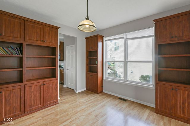 8859 Delaney Drive, Fishers, IN 46038