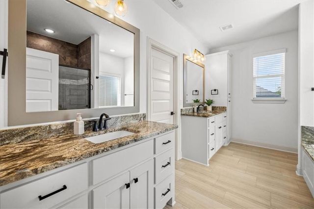 701 Dillon Street, Bentonville, AR 72713