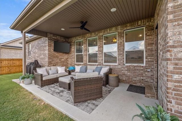 701 Dillon Street, Bentonville, AR 72713