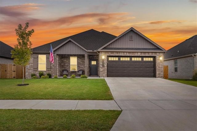 701 Dillon Street, Bentonville, AR 72713