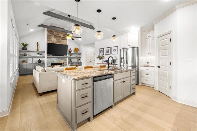 701 Dillon Street, Bentonville, AR 72713